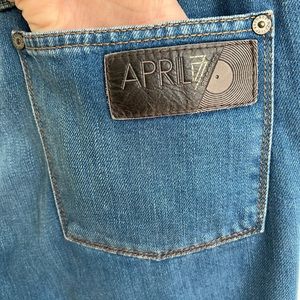 April Records 🎸 skinny jeans